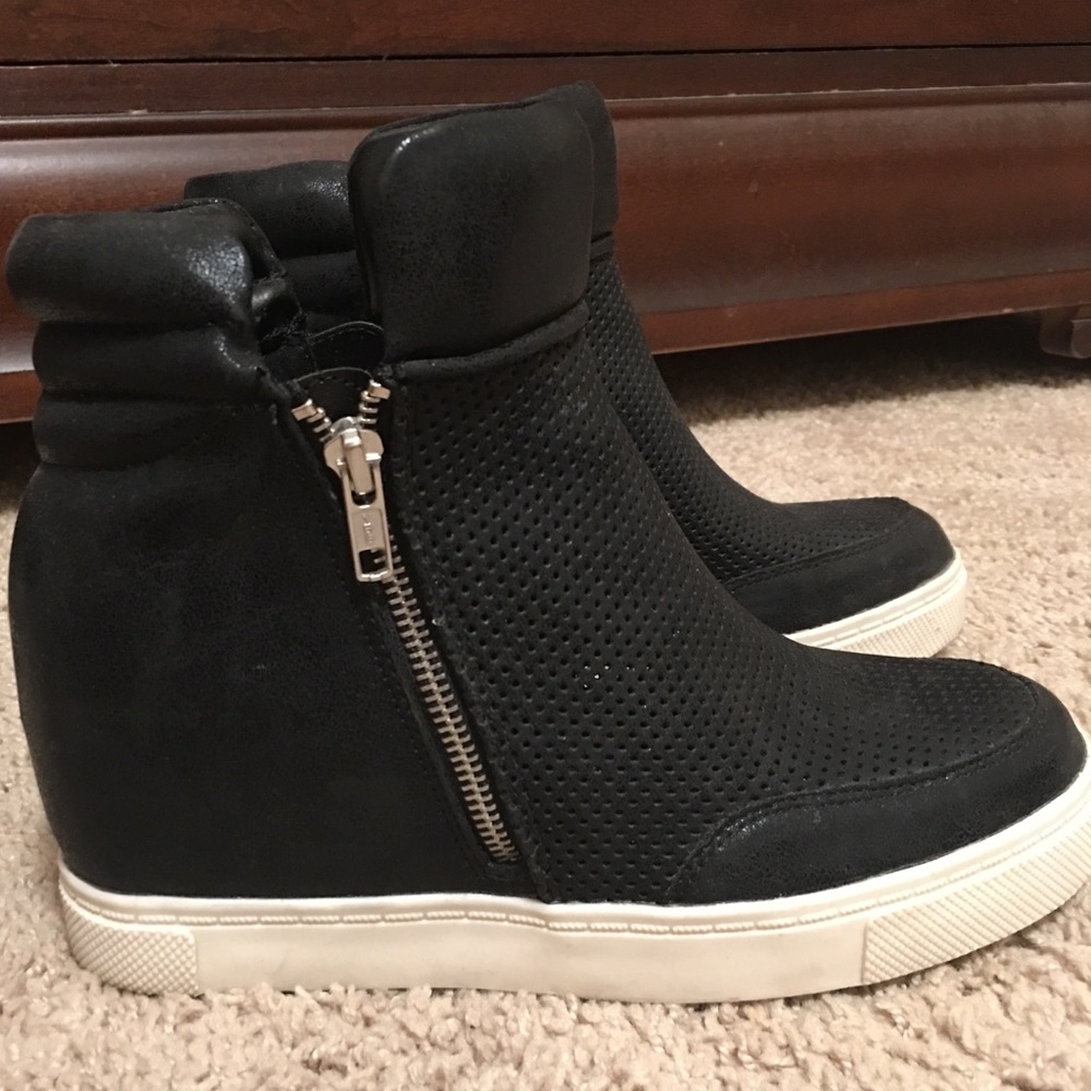 Wedge sneakers